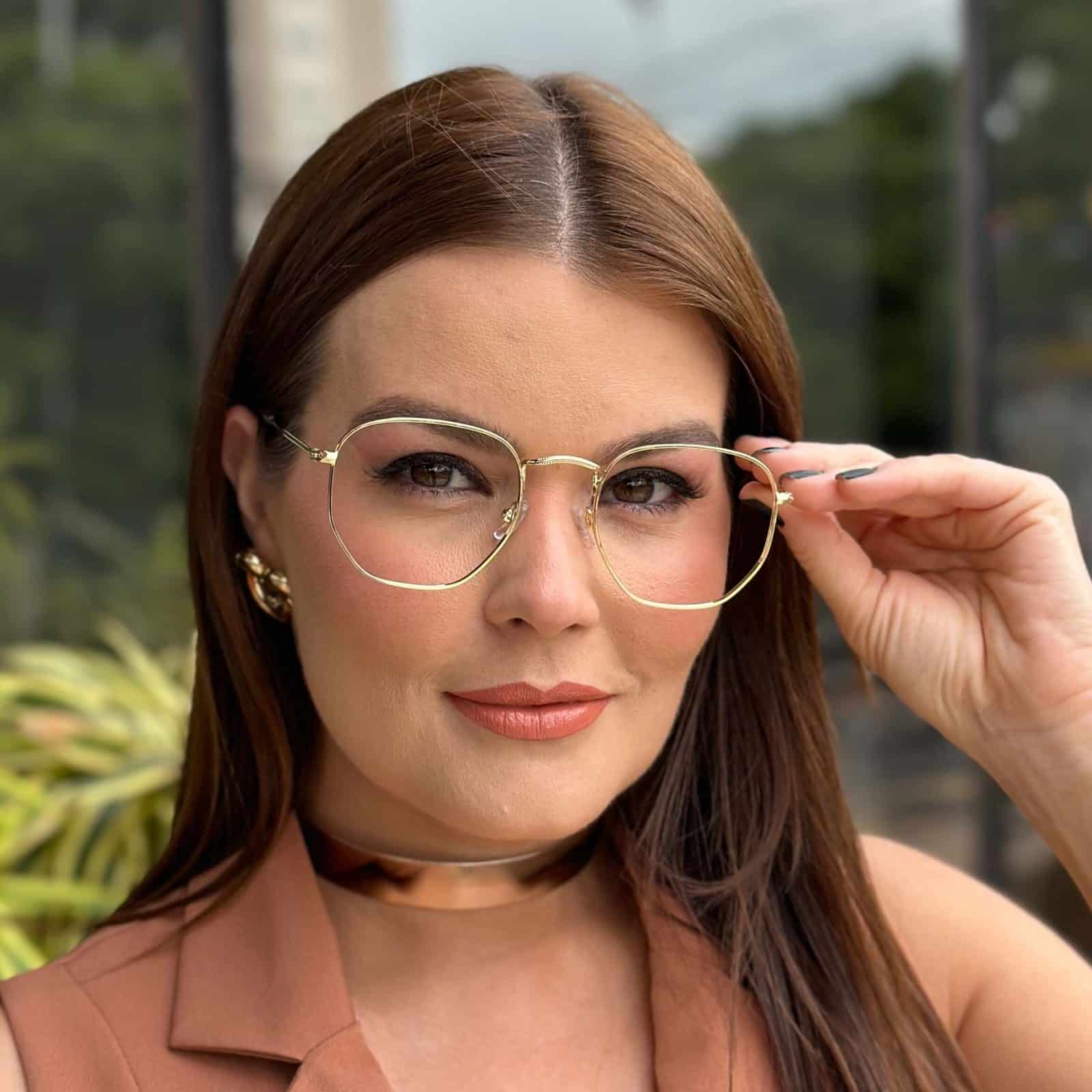 safine com br oculos de grau feminino hexagonal dourado polly 3